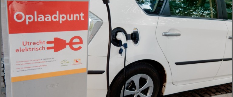 Deelauto bij oplaadpunt