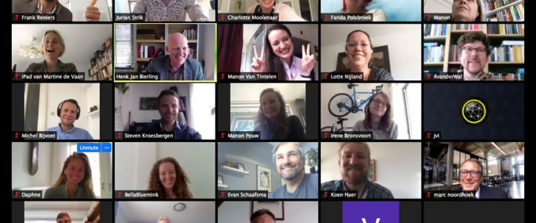 Mozaiekweergave van deelnemers aan de online bijeenkomst van de community of practice op 14 mei