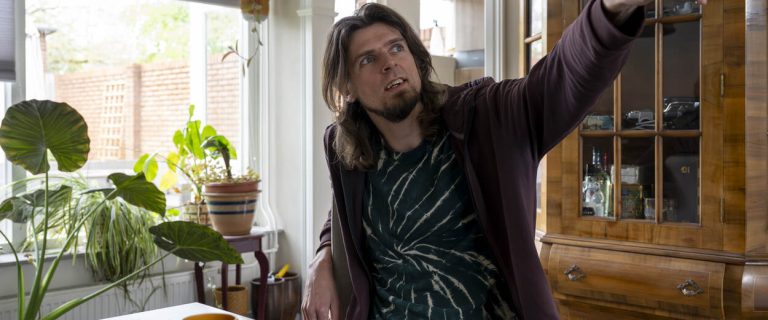 Bewoner Ad van Vliet. Foto: (c) Nadine van den Berg. Artikel ISDE-regeling CD Energieke Wijken.