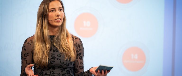 Eva Vermeulen bij presentatie boek Zo Kan het Ook in Nieuwspoort